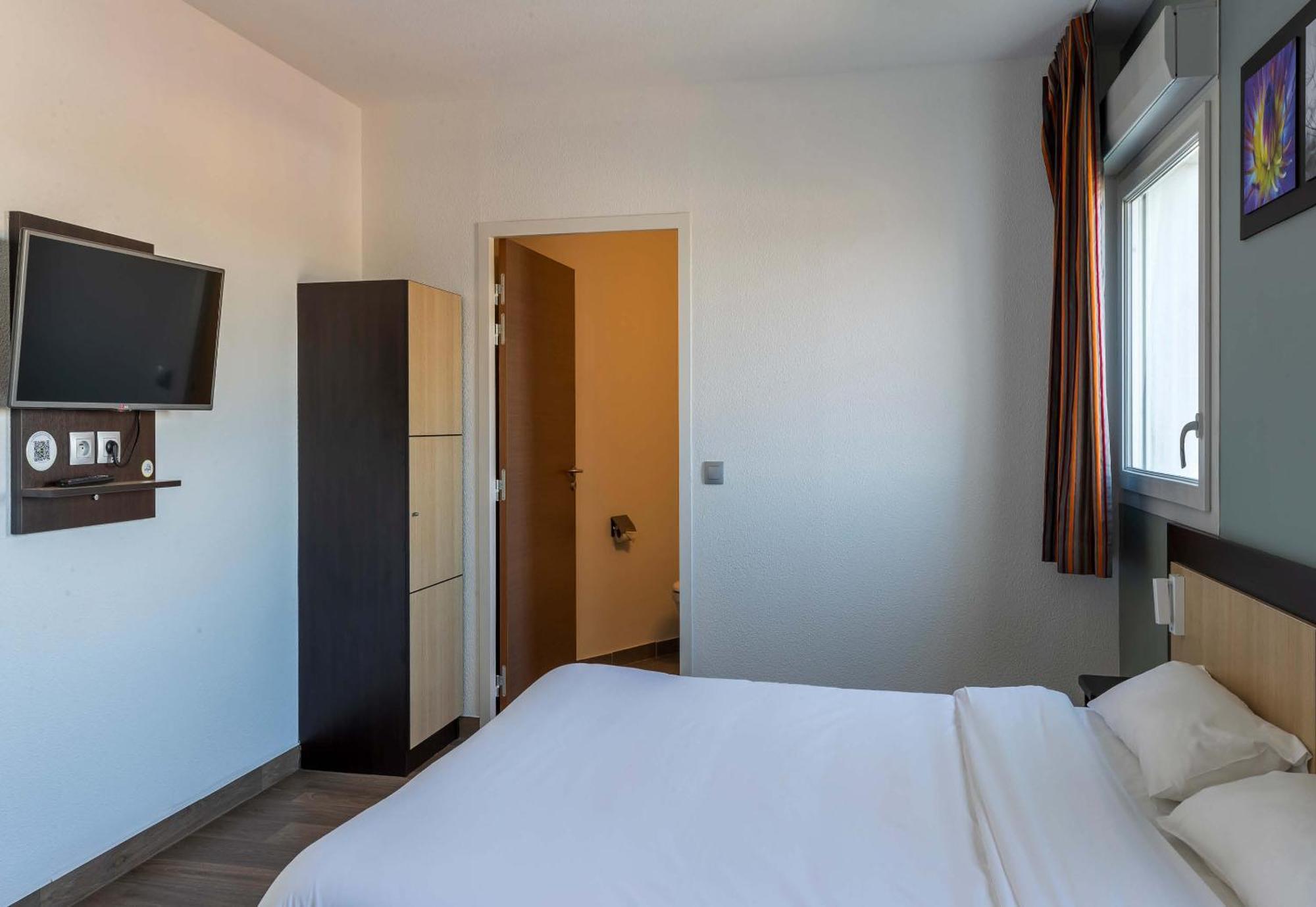B&B Hotel Ромийи-сюр-Сен Экстерьер фото